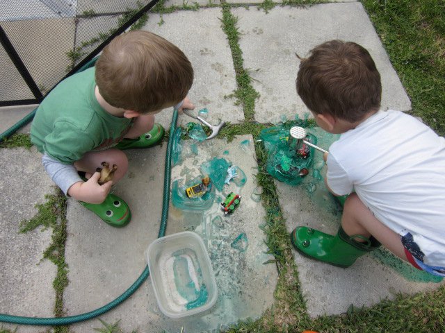 252864_571212041208_7106548_n